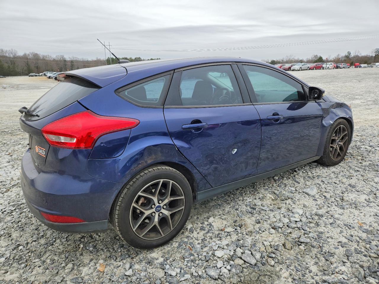 2017 FORD FOCUS SEL photo 3