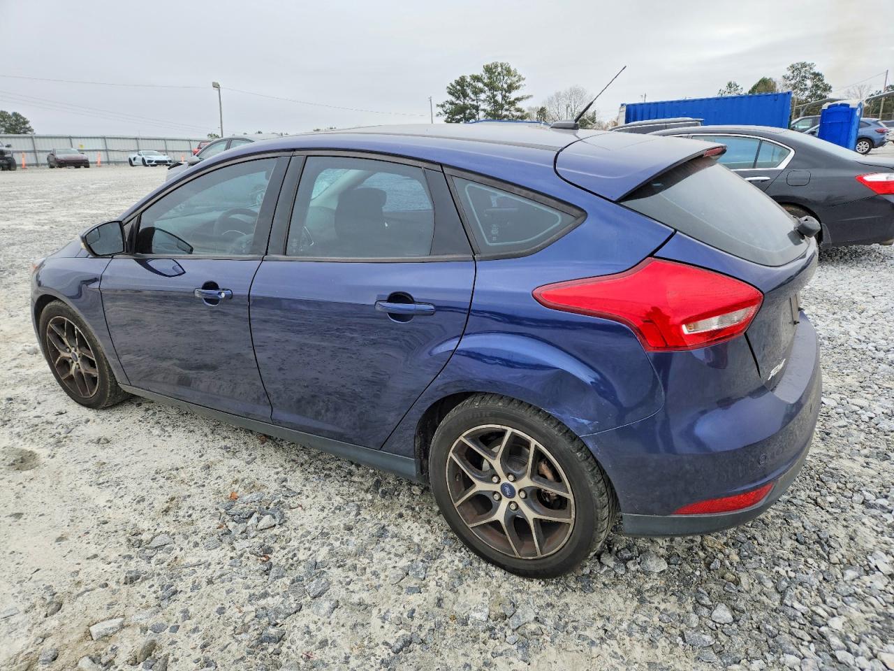 2017 FORD FOCUS SEL photo 2