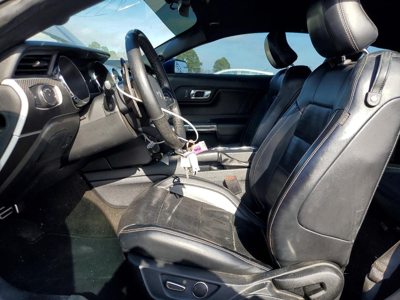 2015 FORD MUSTANG photo 13