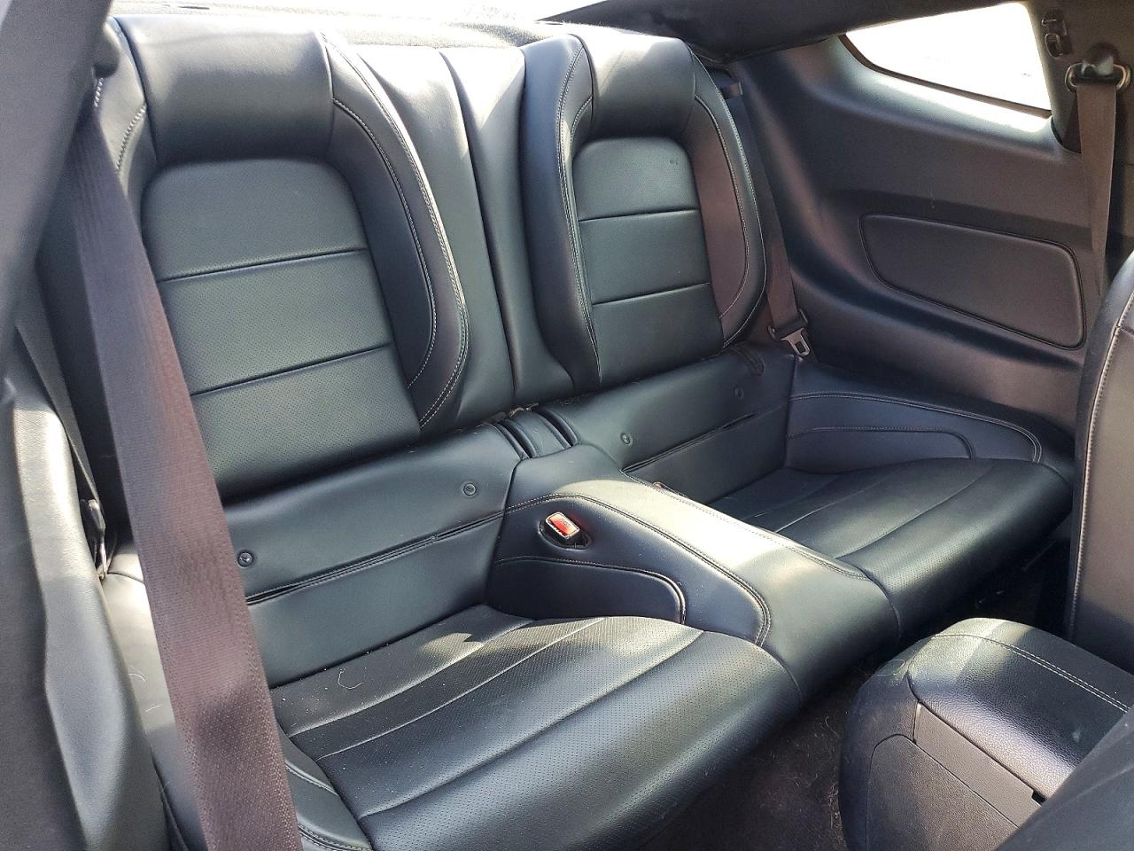 2015 FORD MUSTANG photo 19