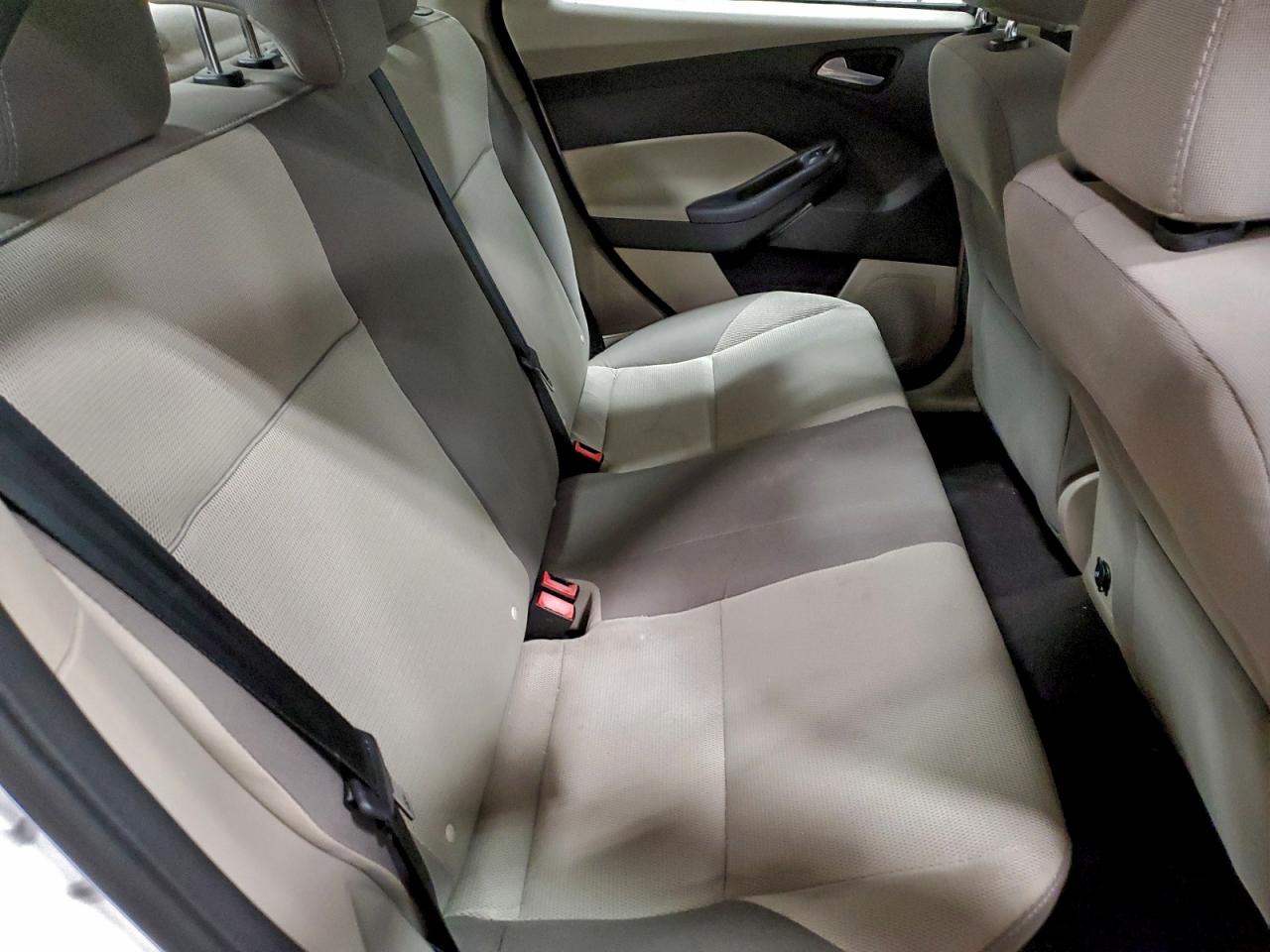 2014 FORD FOCUS SE photo 10