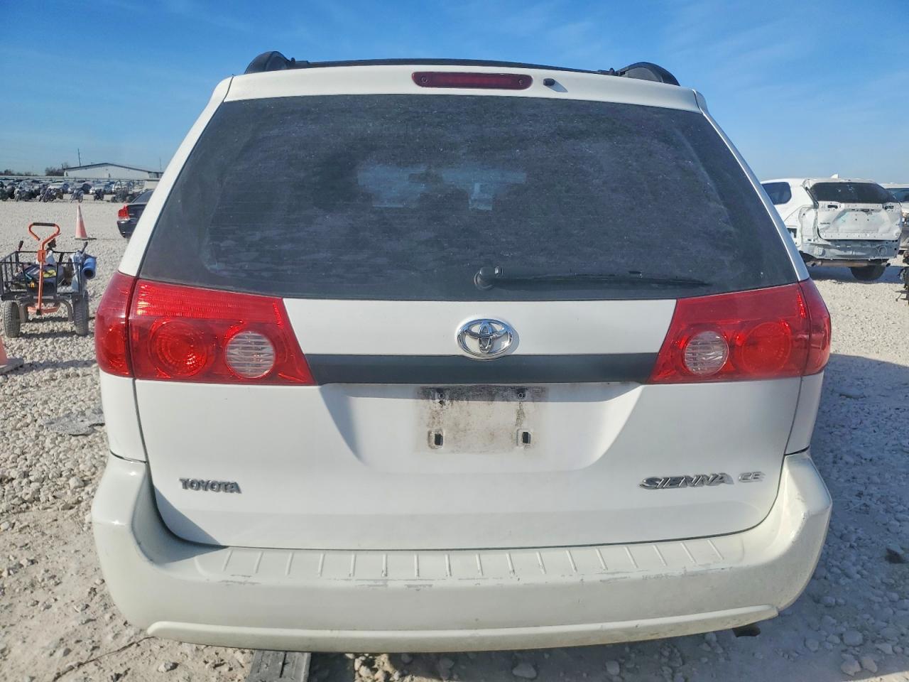 2006 TOYOTA SIENNA CE photo 6