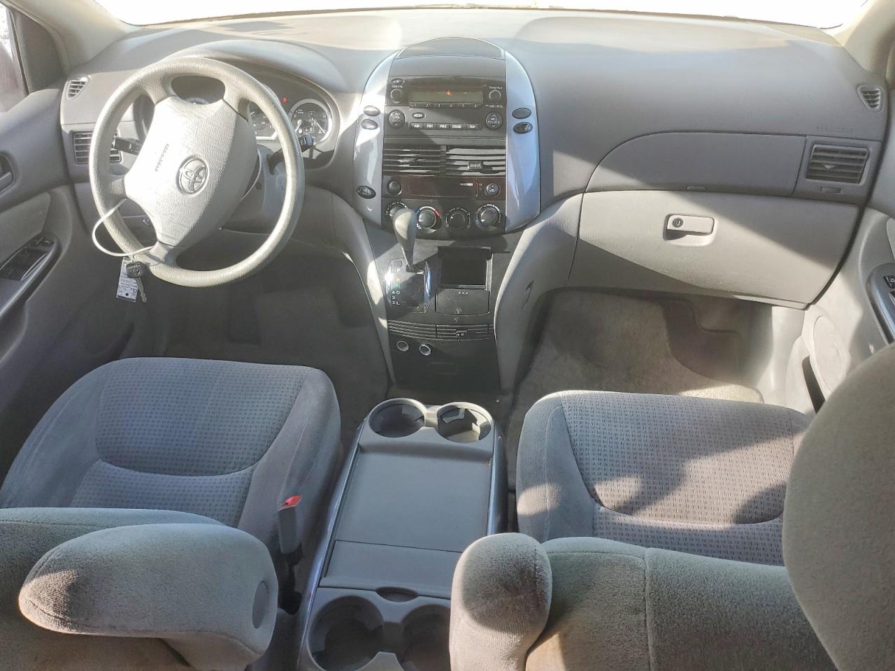 2006 TOYOTA SIENNA CE photo 8