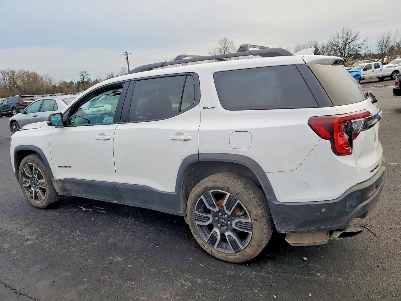 2021 GMC ACADIA SLE photo 2