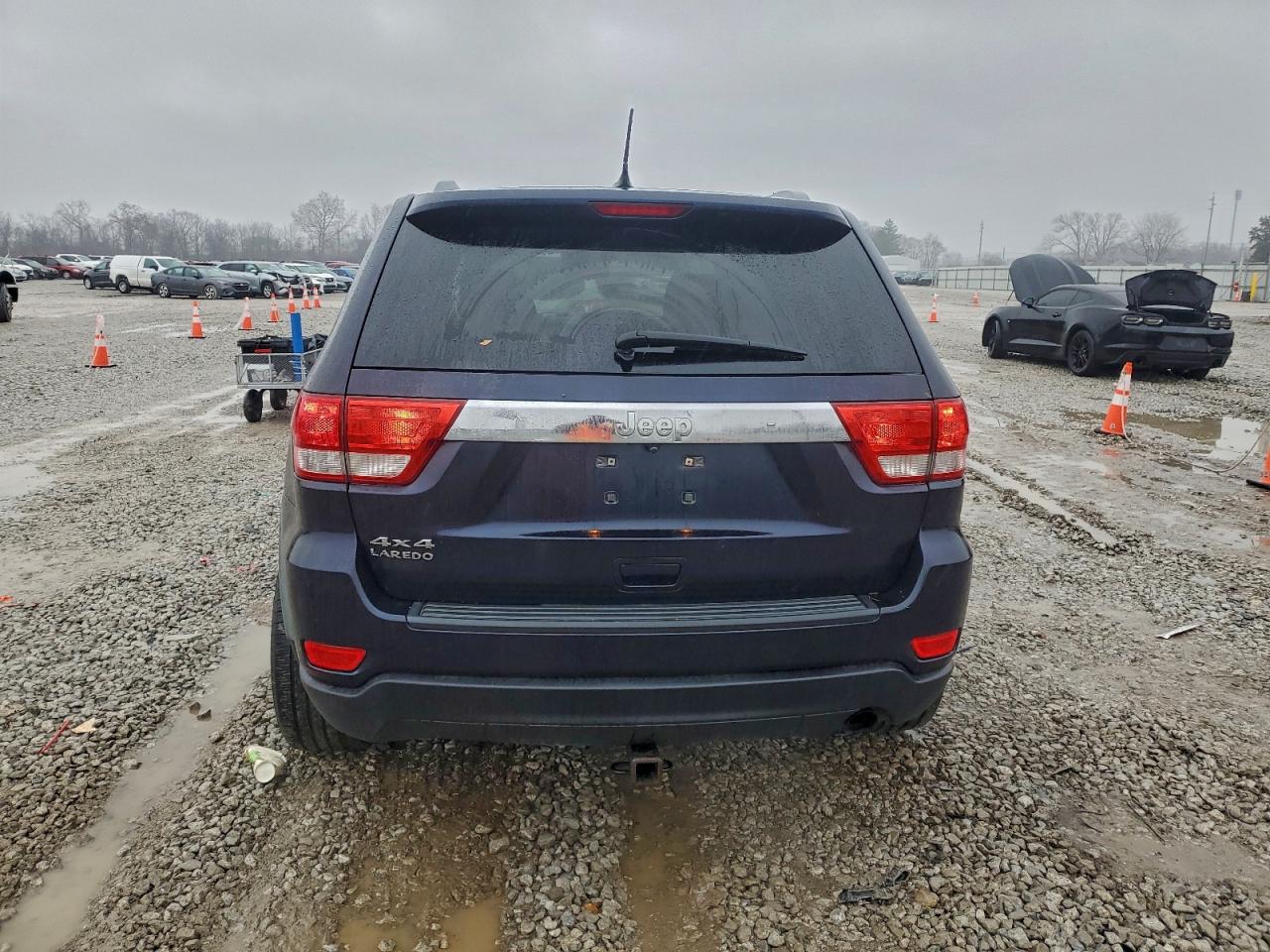 2011 JEEP GRAND CHEROKEE LAREDO photo 6