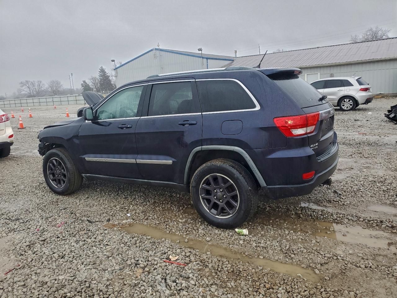 2011 JEEP GRAND CHEROKEE LAREDO photo 2