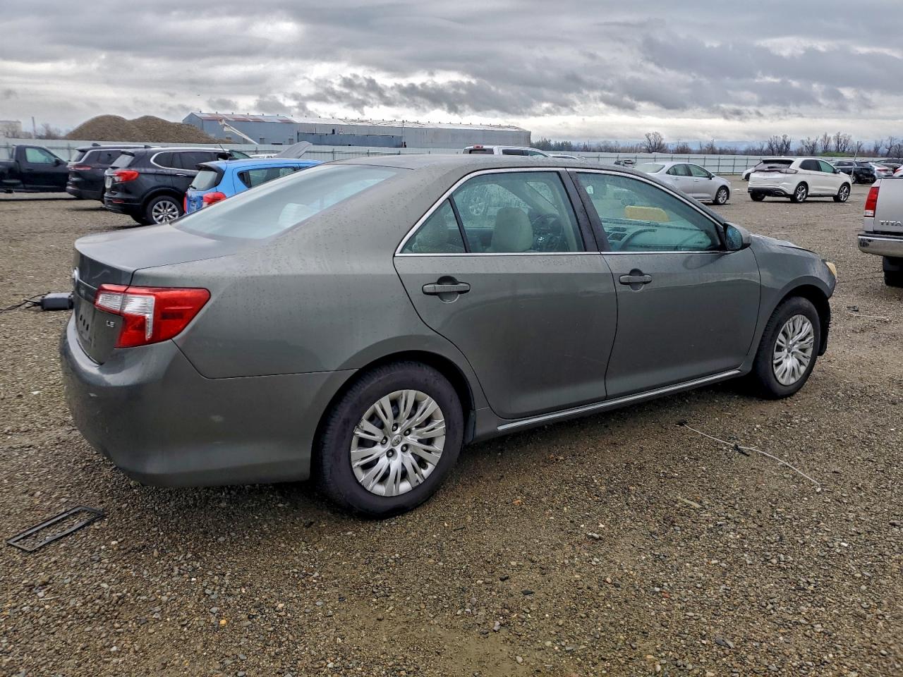 2012 TOYOTA CAMRY BASE photo 3