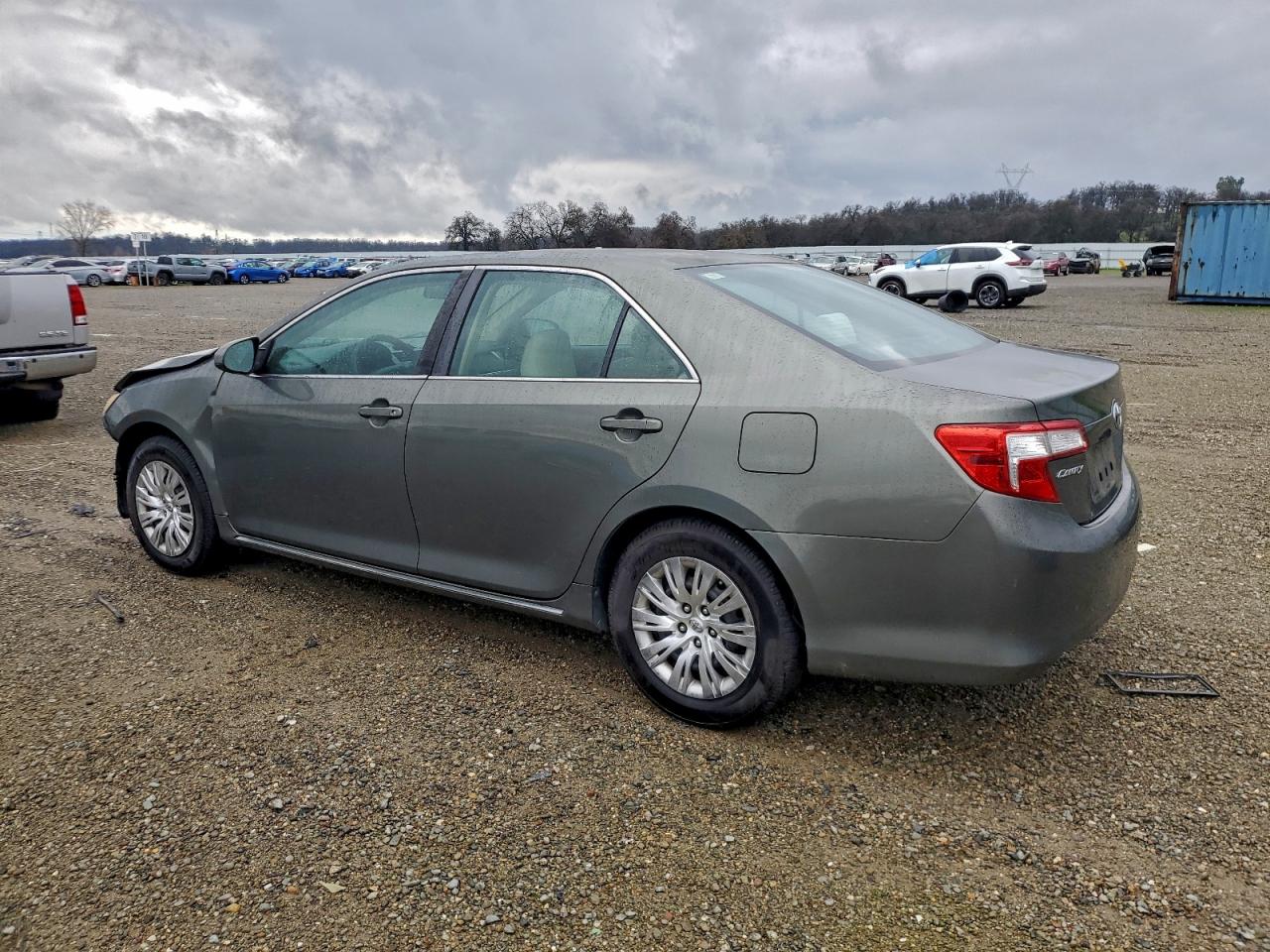 2012 TOYOTA CAMRY BASE photo 2
