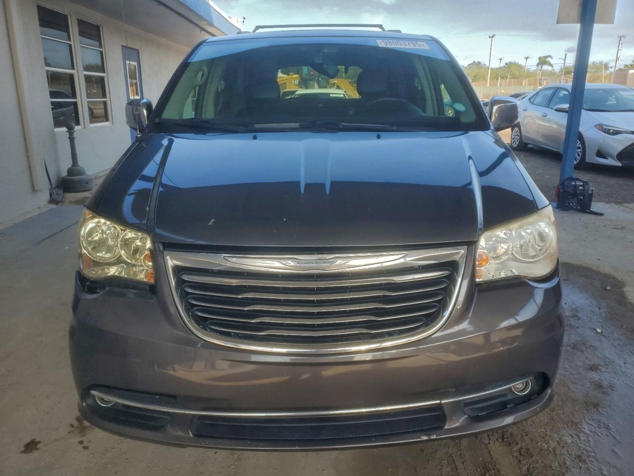 2015 CHRYSLER TOWN & COUNTRY TOURING L photo 5