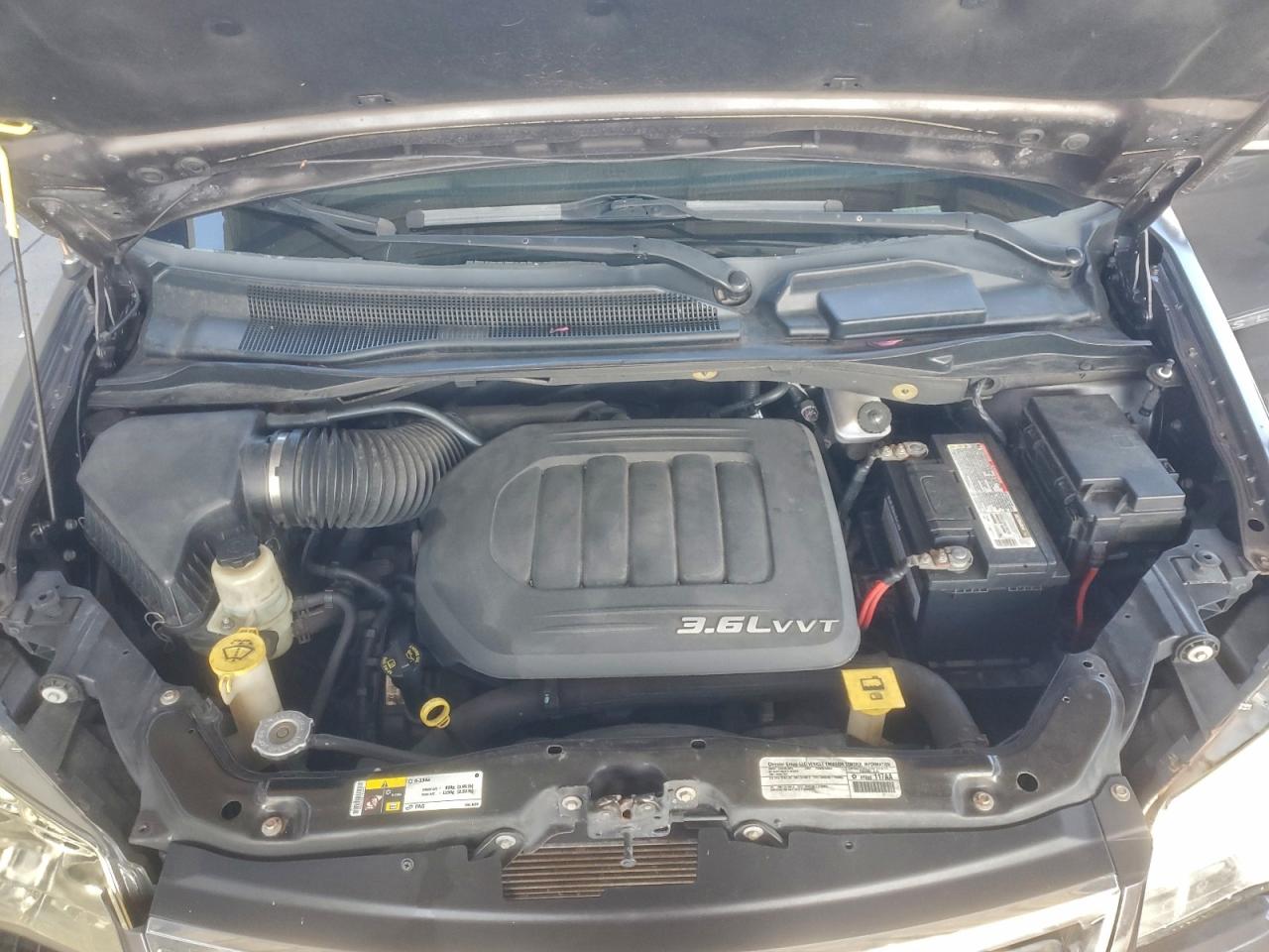 2015 CHRYSLER TOWN & COUNTRY TOURING L photo 12