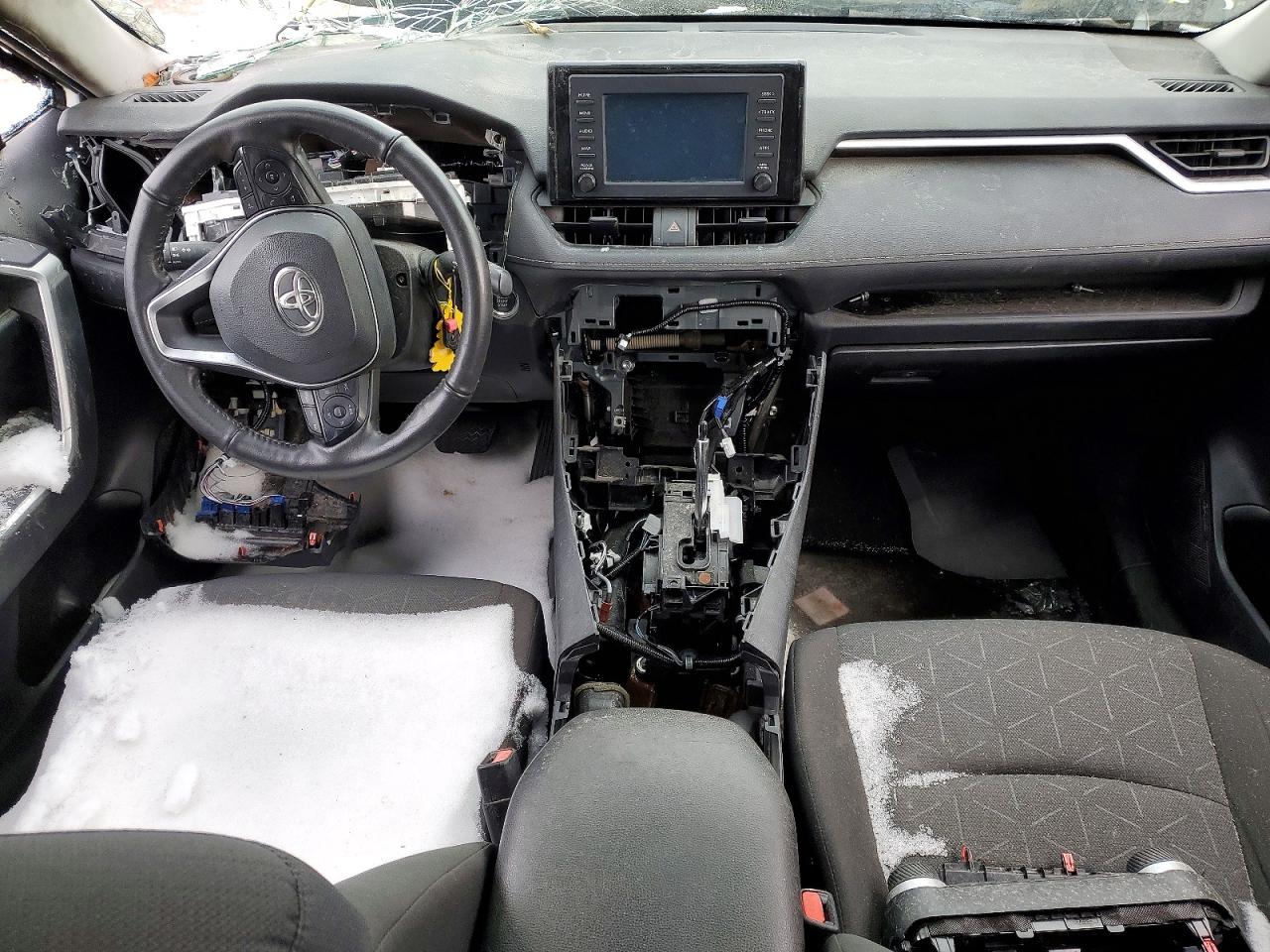 2022 TOYOTA RAV4 XLE photo 8