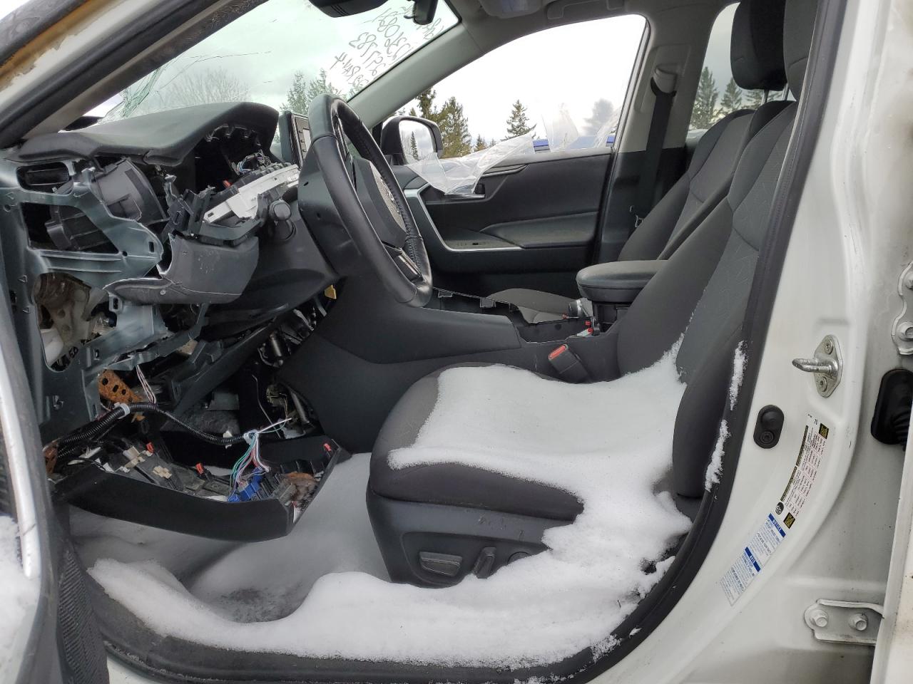 2022 TOYOTA RAV4 XLE photo 7