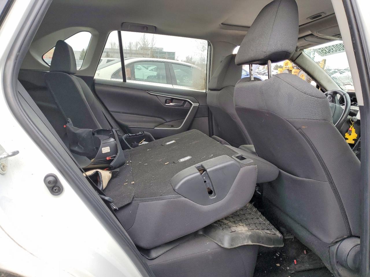 2022 TOYOTA RAV4 XLE photo 10
