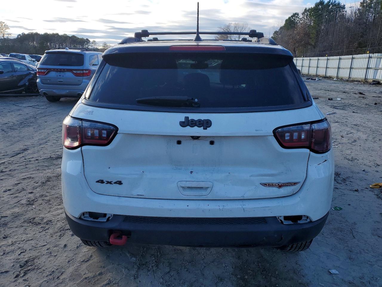 2019 JEEP COMPASS TRAILHAWK photo 6