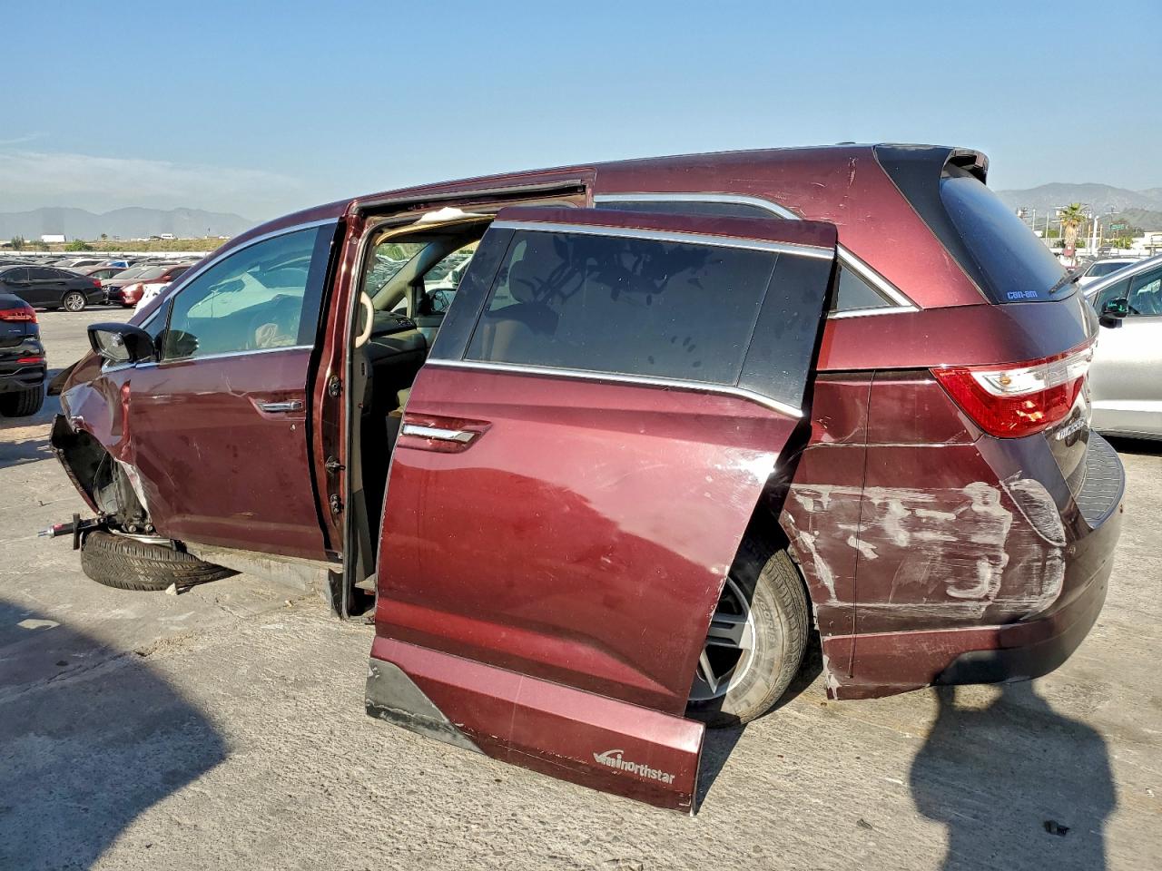 2012 HONDA ODYSSEY TOURING photo 4
