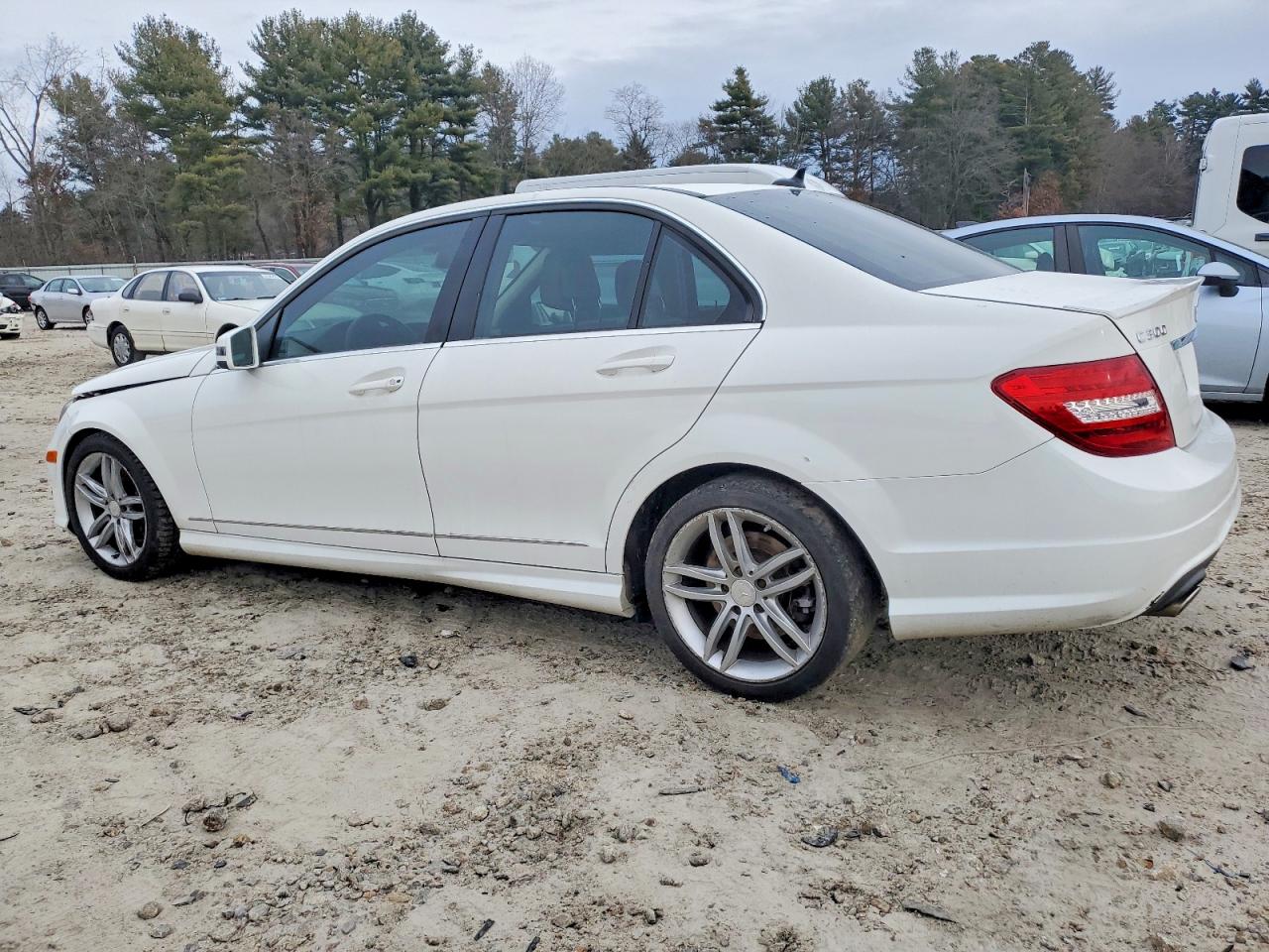 2013 MERCEDES-BENZ C 300 4MATIC photo 2
