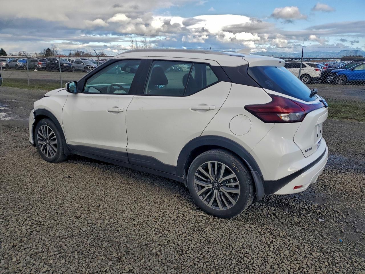 2021 NISSAN KICKS SV photo 2