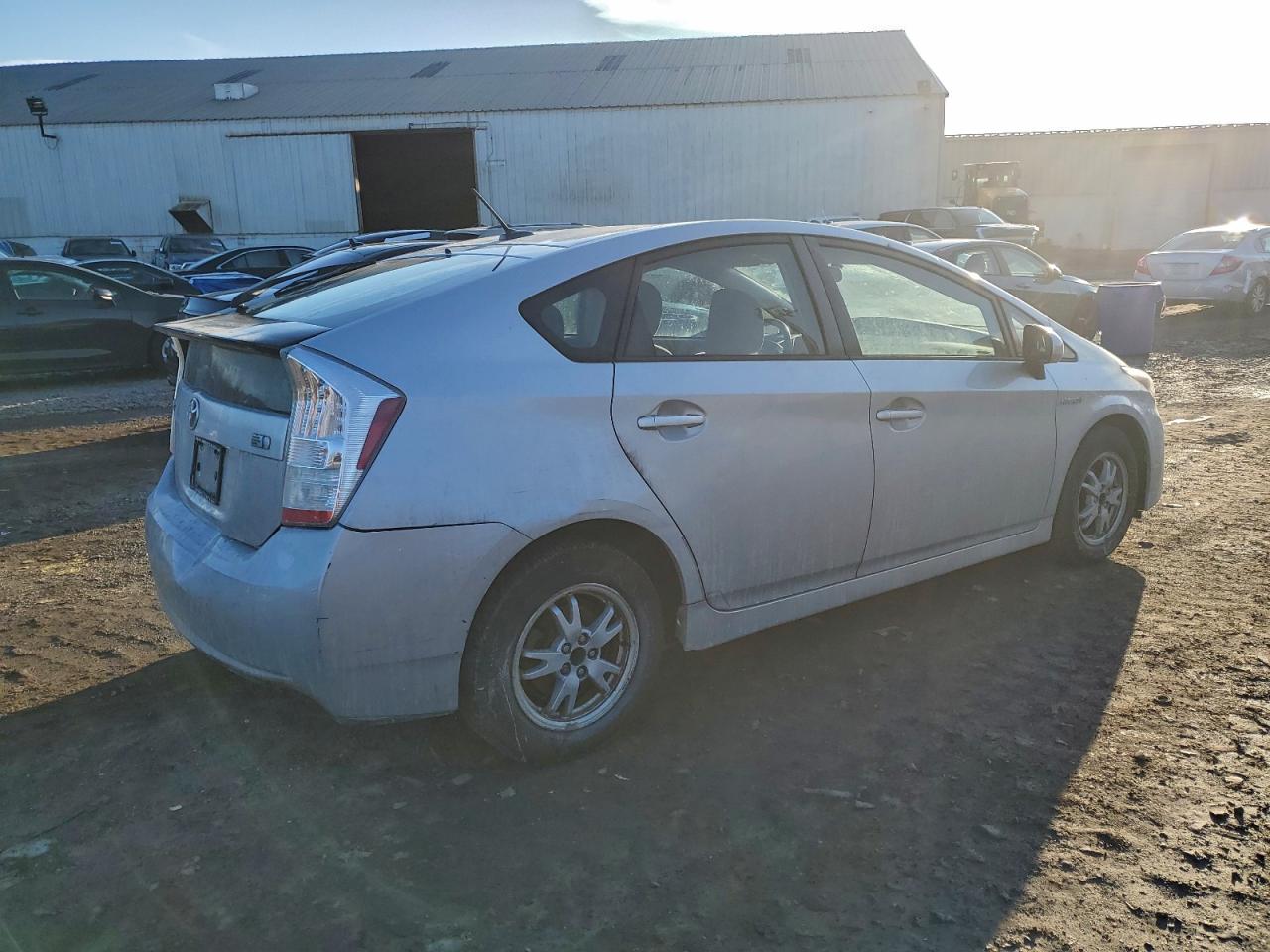 2010 TOYOTA PRIUS photo 3