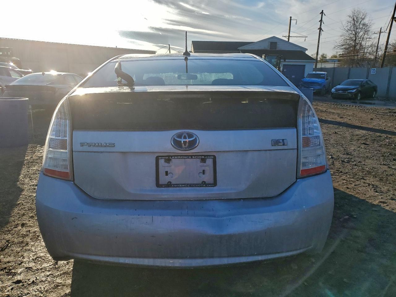2010 TOYOTA PRIUS photo 6
