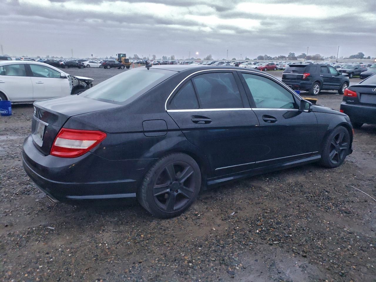 2011 MERCEDES-BENZ C 300 photo 3