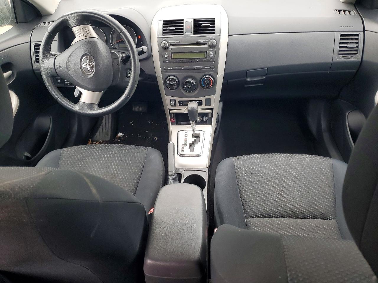 2010 TOYOTA COROLLA photo 8