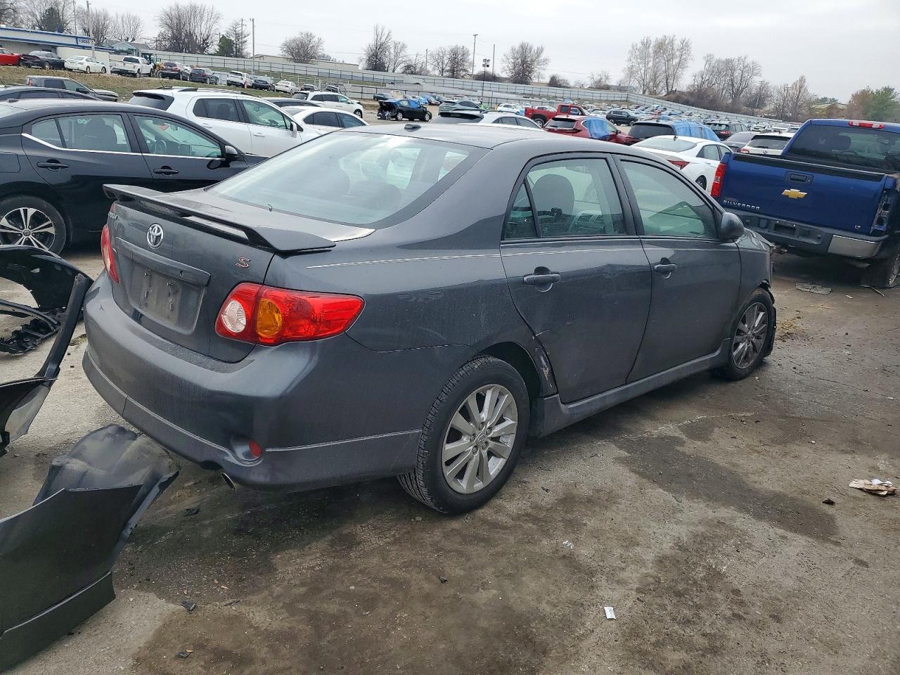 2010 TOYOTA COROLLA photo 3
