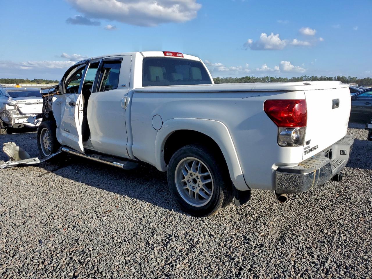 2007 TOYOTA TUNDRA DOUBLE CAB SR5 photo 2