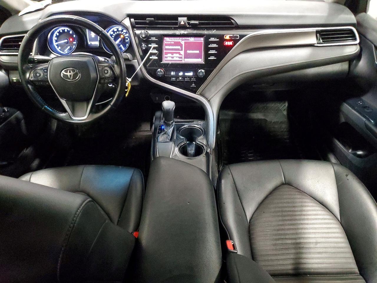 2018 TOYOTA CAMRY L photo 8