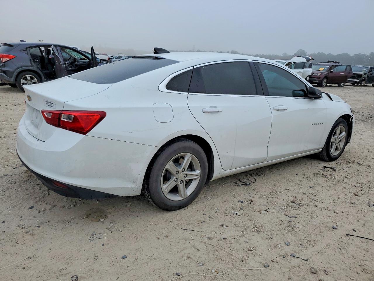 2023 CHEVROLET MALIBU LS photo 3