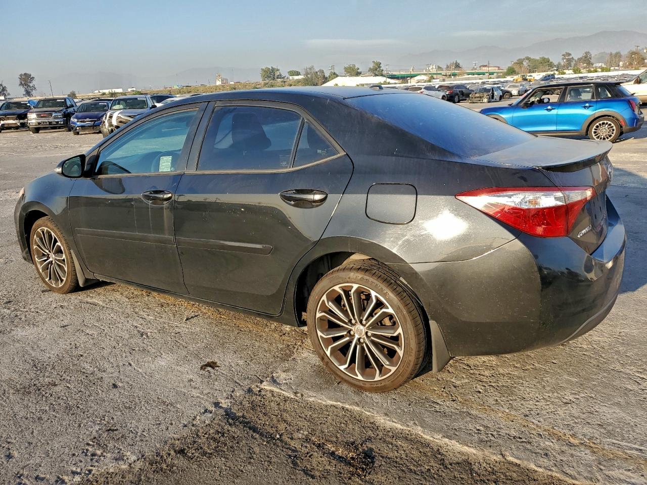 2016 TOYOTA COROLLA L photo 2