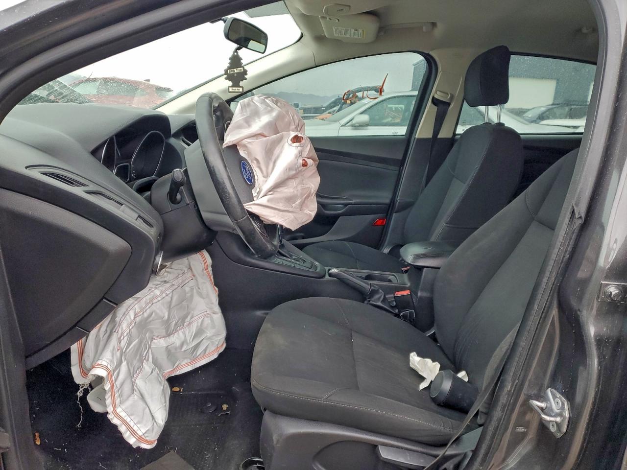 2015 FORD FOCUS SE photo 7