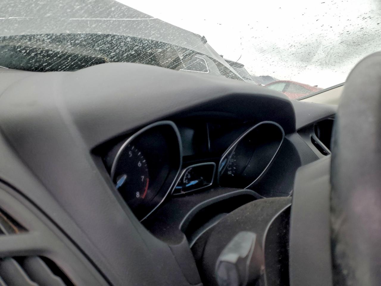 2015 FORD FOCUS SE photo 9