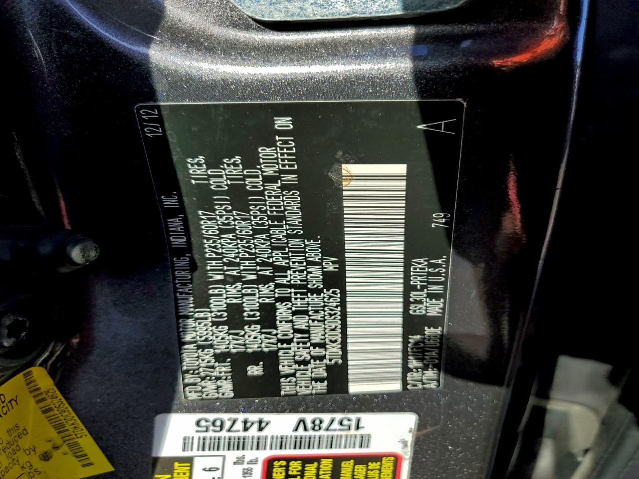 2013 TOYOTA SIENNA LE photo 13