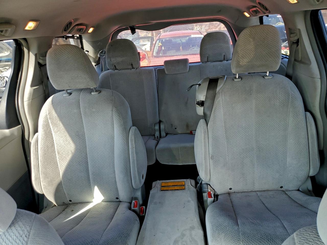 2013 TOYOTA SIENNA LE photo 10