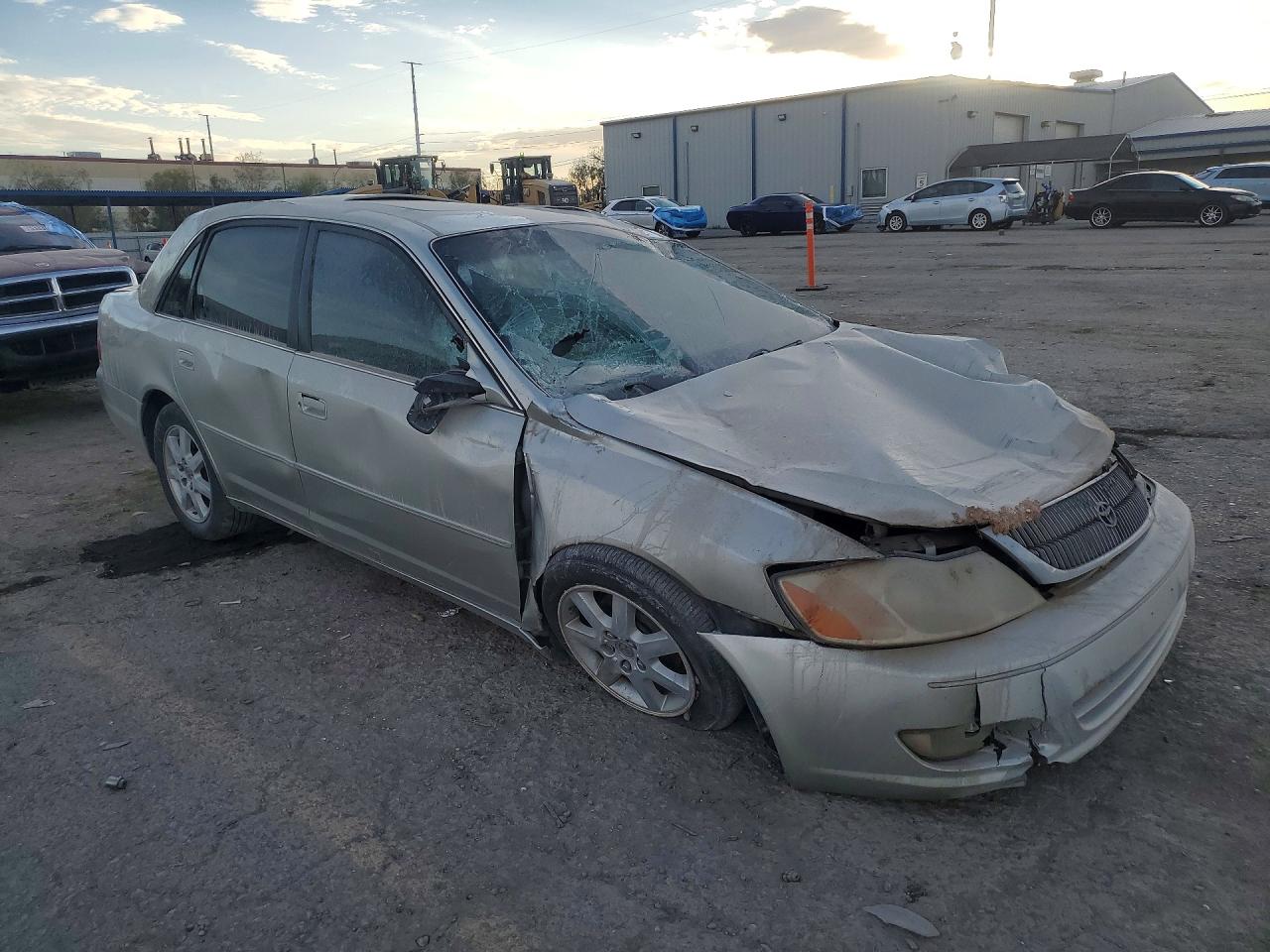 2000 TOYOTA AVALON XL photo 4
