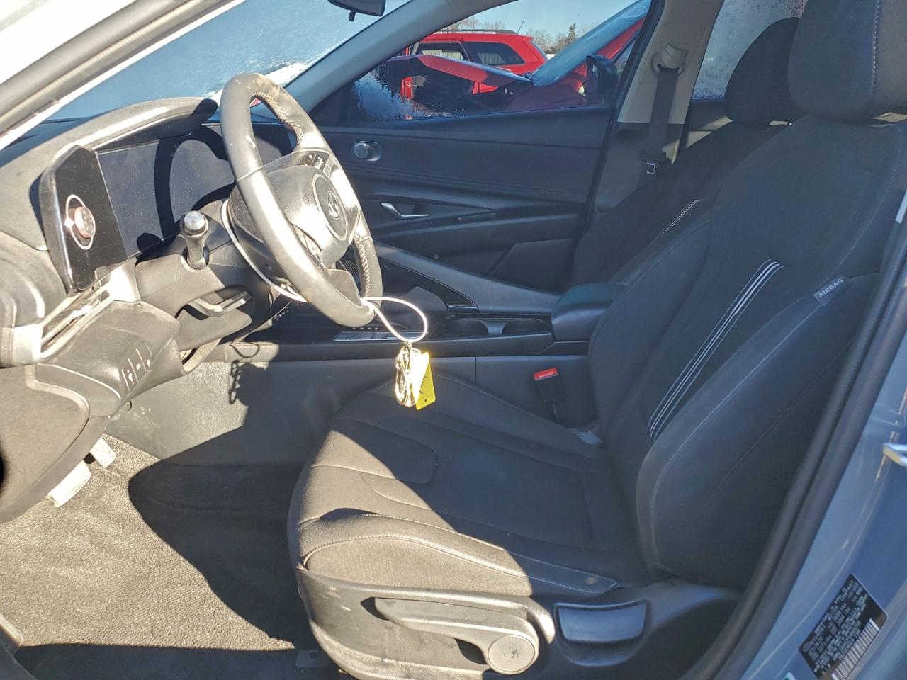2023 HYUNDAI ELANTRA photo 7