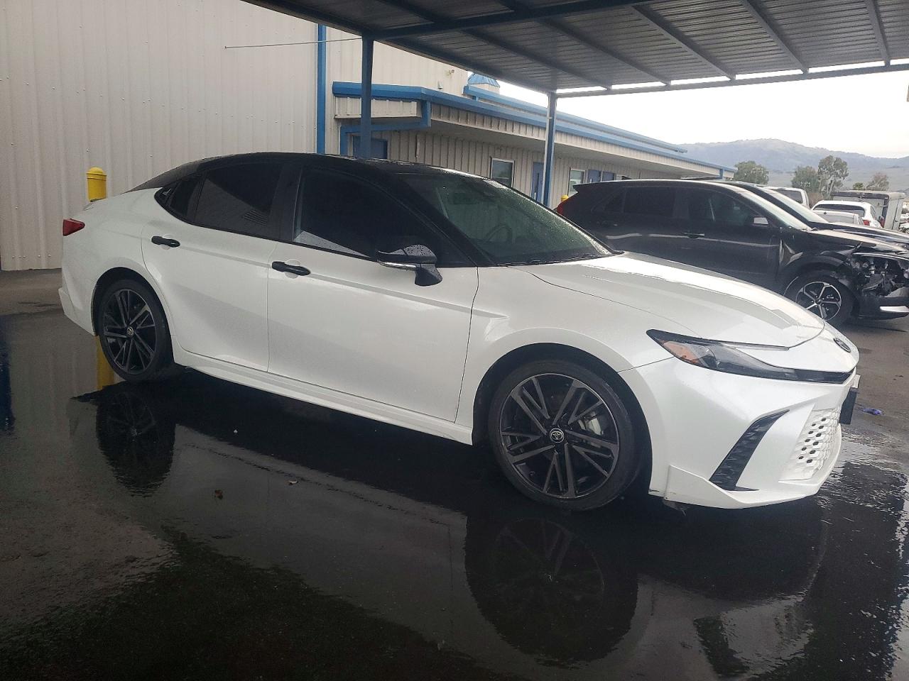 2025 TOYOTA CAMRY XSE photo 4