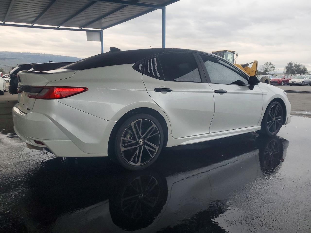 2025 TOYOTA CAMRY XSE photo 3