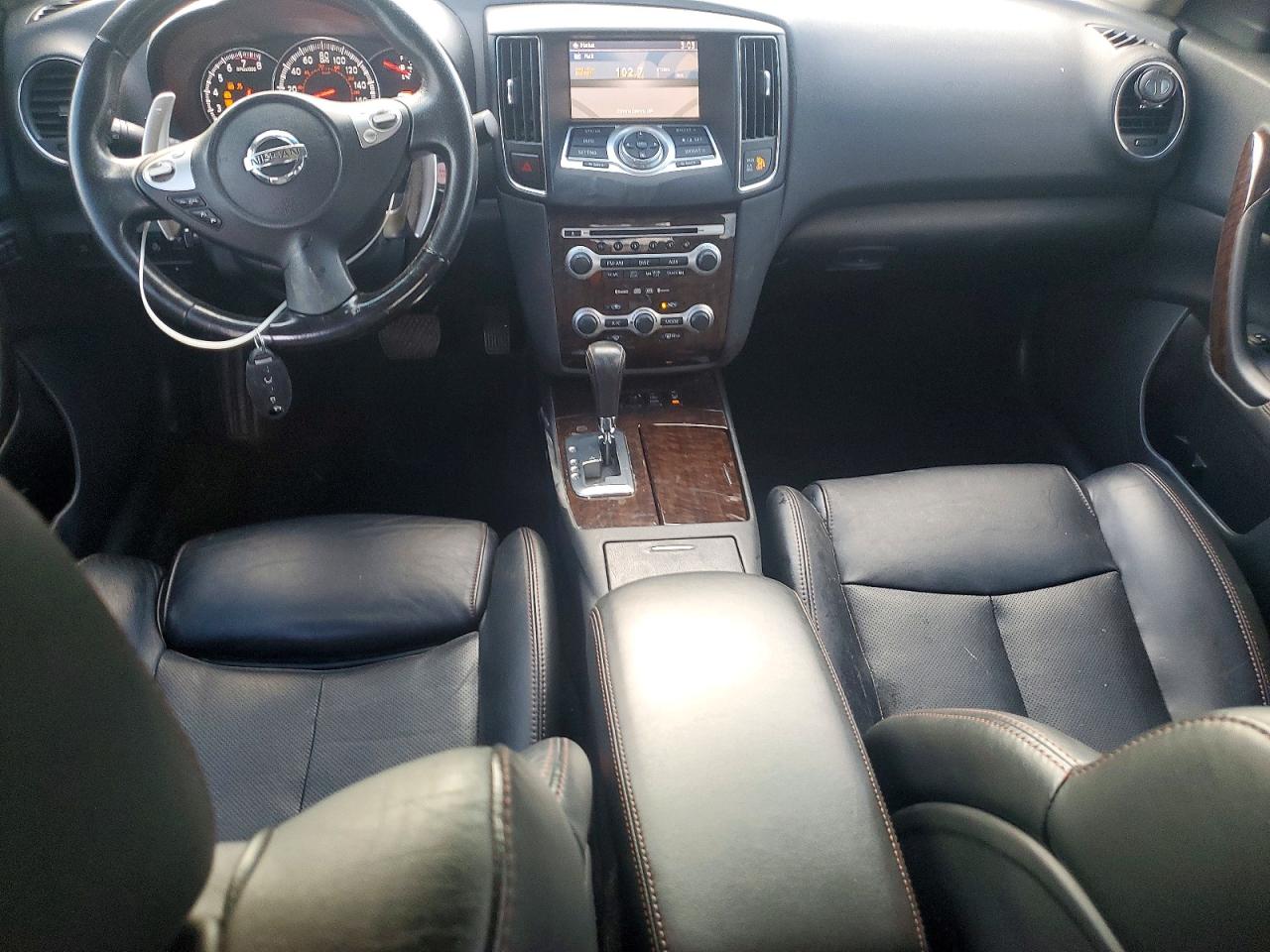 2010 NISSAN MAXIMA S photo 8