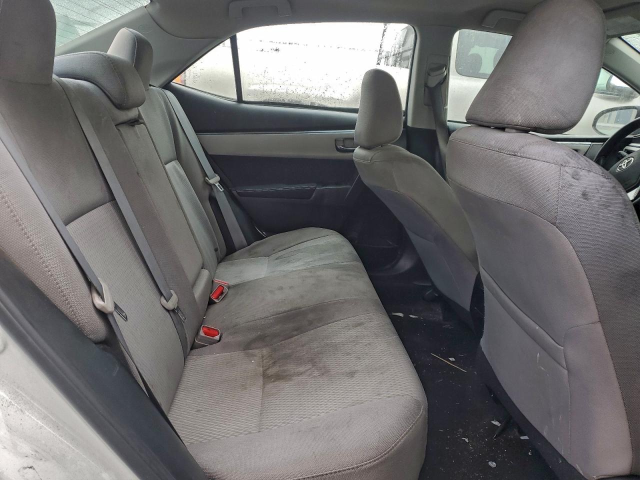 2015 TOYOTA COROLLA L photo 10