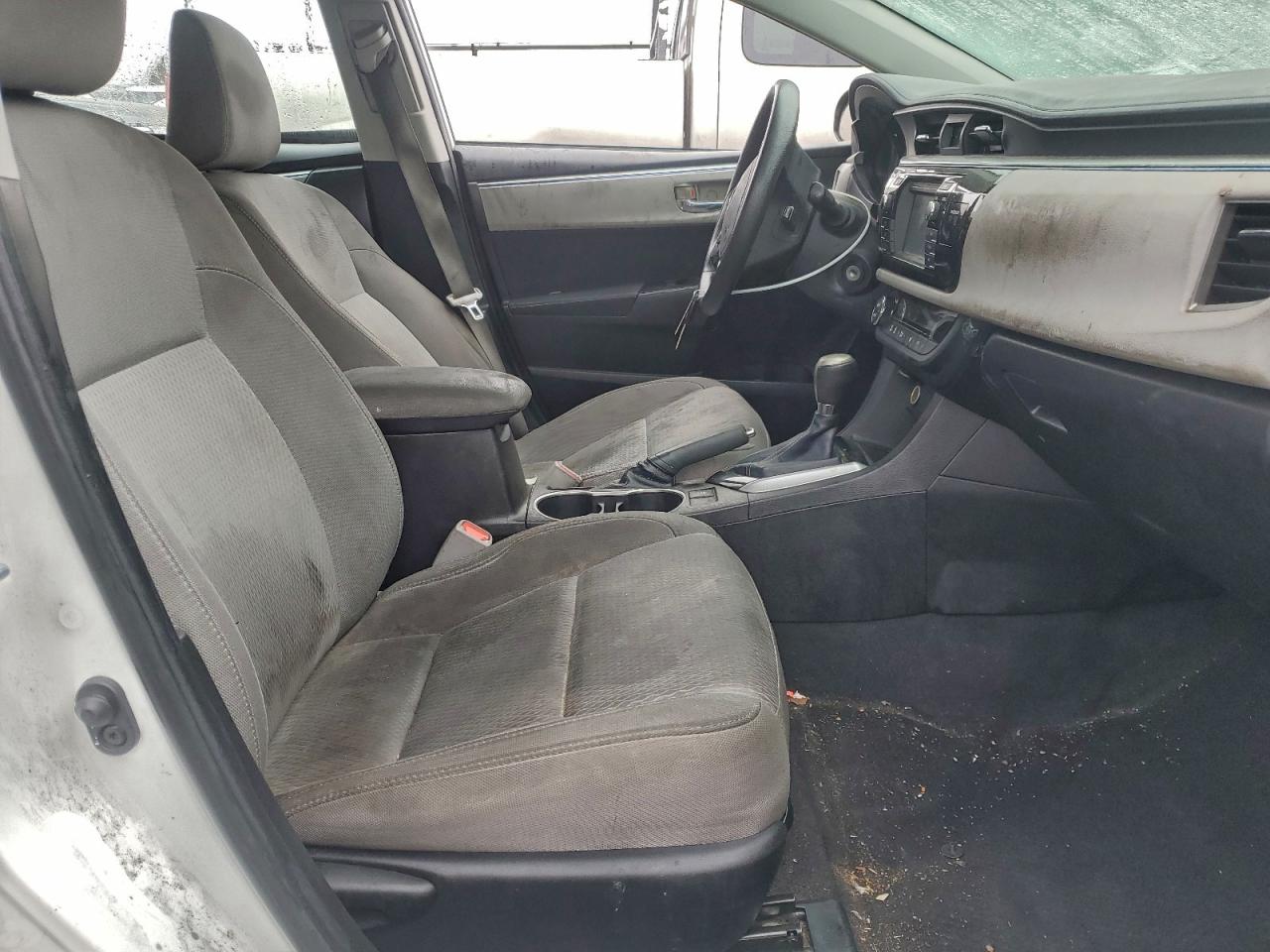 2015 TOYOTA COROLLA L photo 7