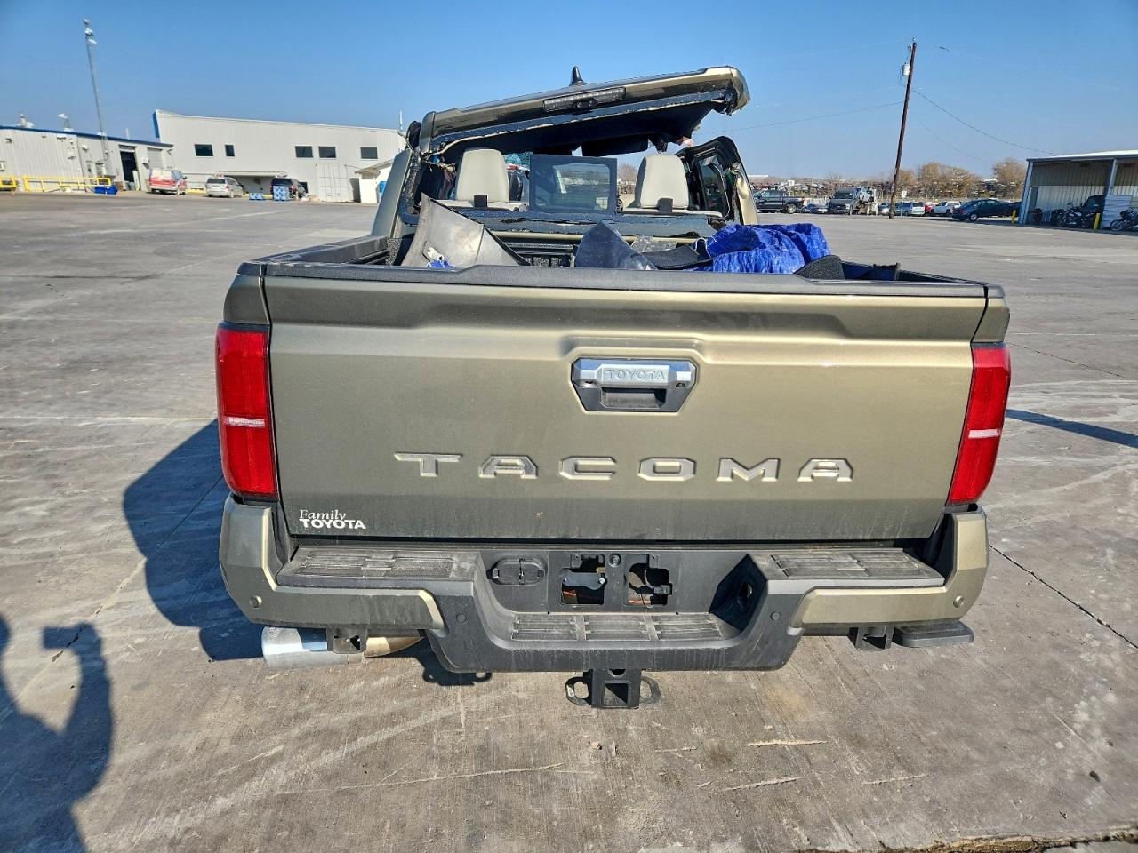 2025 TOYOTA TACOMA DOUBLE CAB photo 6