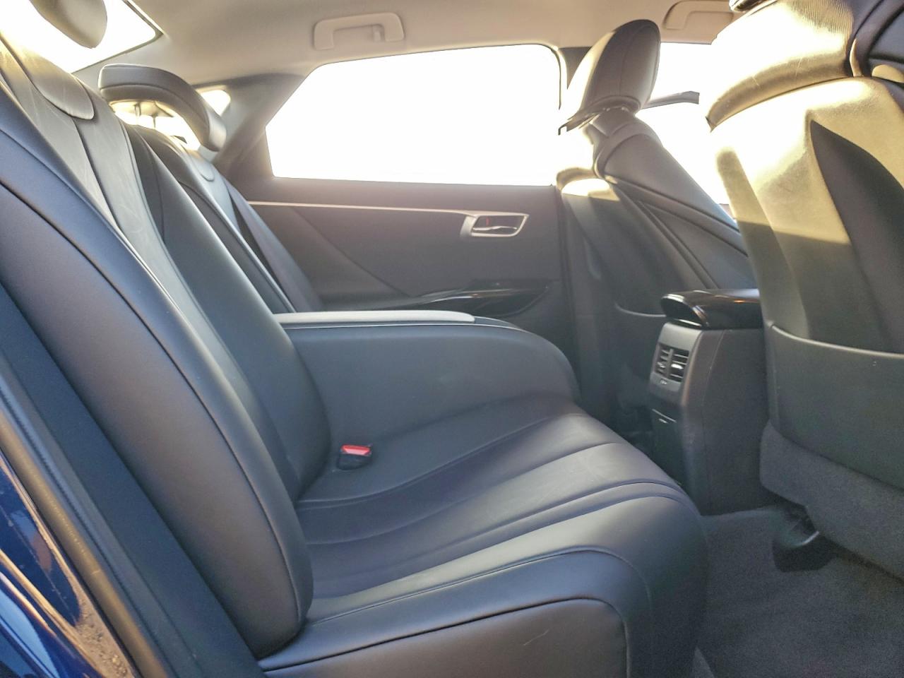 2018 TOYOTA MIRAI photo 11