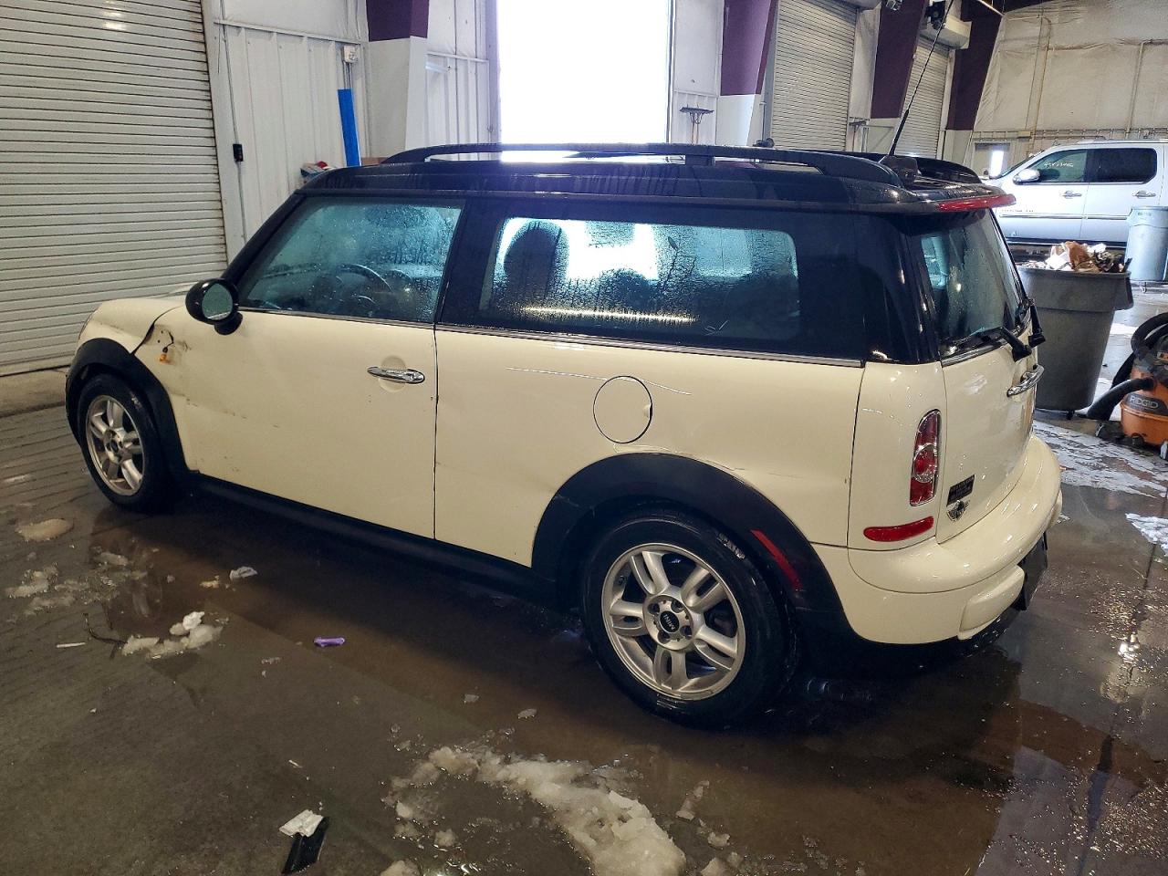 2012 MINI COOPER CLUBMAN photo 2