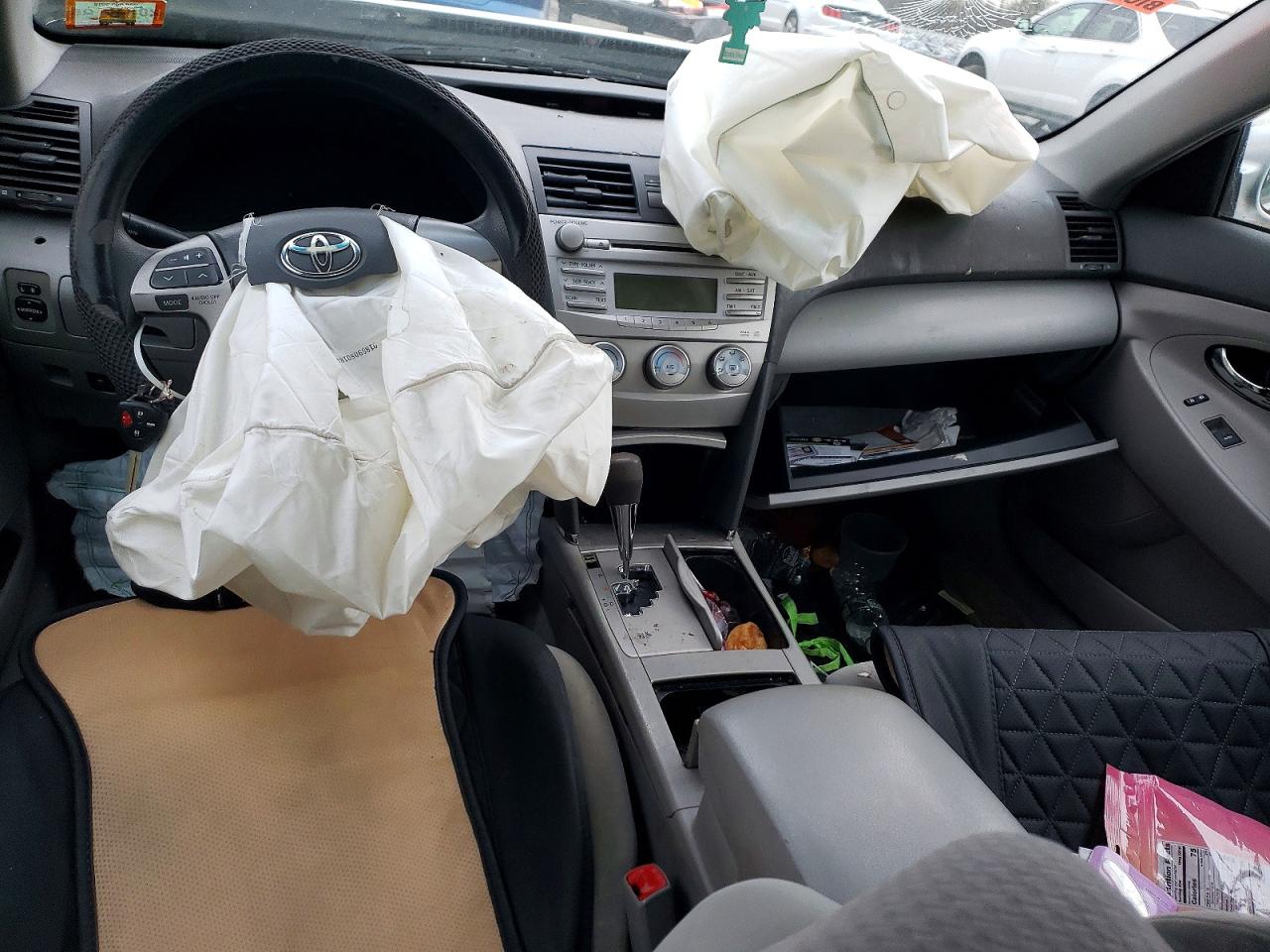 2010 TOYOTA CAMRY BASE photo 8