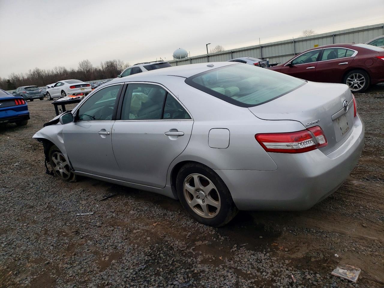 2010 TOYOTA CAMRY BASE photo 2