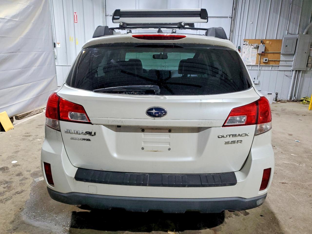 2011 SUBARU OUTBACK 3.6R LIMITED photo 6