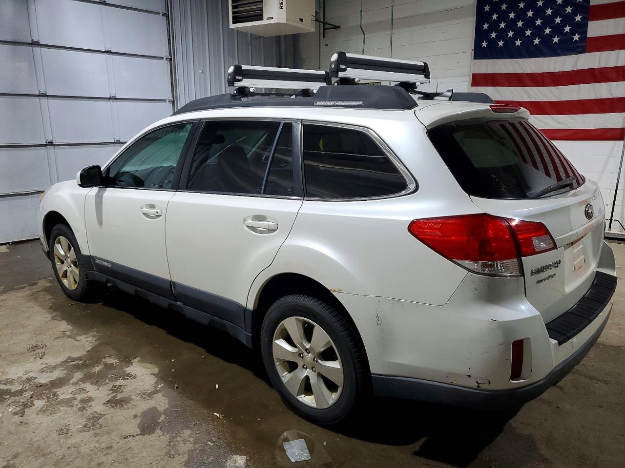 2011 SUBARU OUTBACK 3.6R LIMITED photo 2
