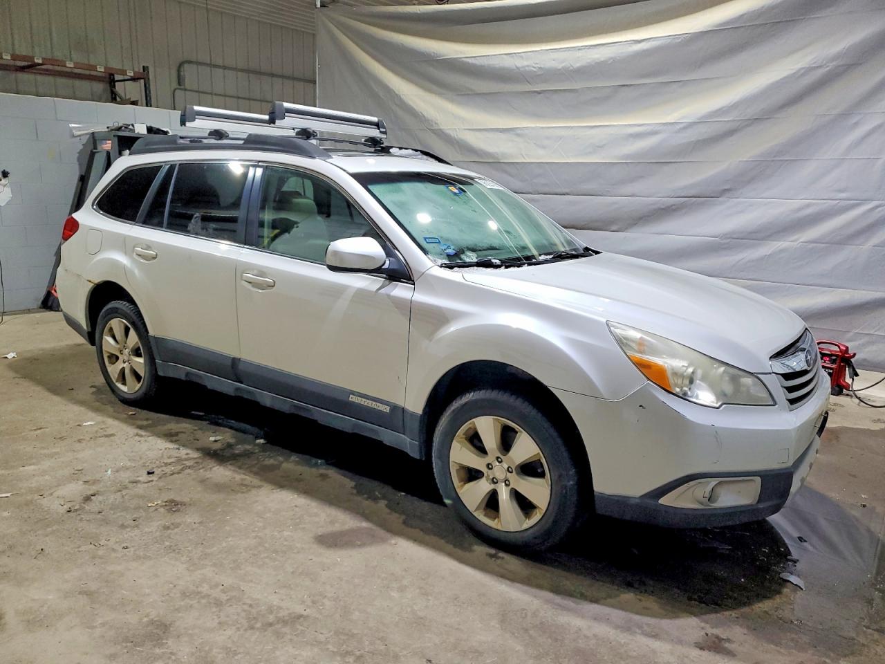 2011 SUBARU OUTBACK 3.6R LIMITED photo 4