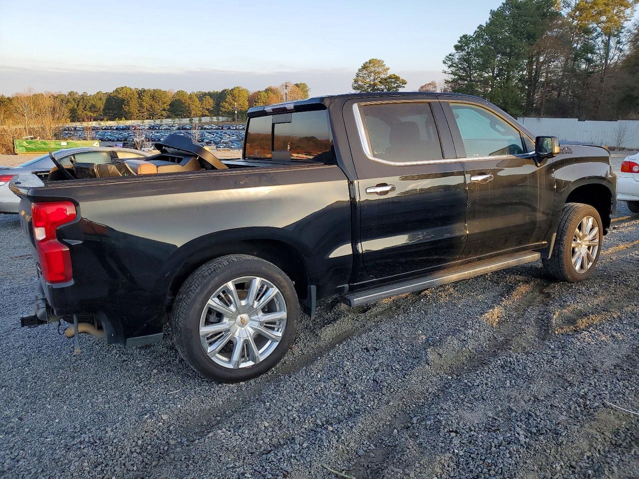 2021 CHEVROLET SILVERADO K1500 HIGH COUNTRY photo 3